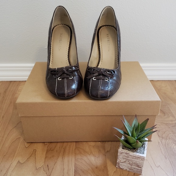 Maurice's Heels with Laces & Bows - Picture 2 of 8